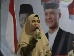 Bertemu Ibu-ibu di Banyuwangi, Atikoh Ganjar Ingatkan Pola Hidup Bersih guna Cegah Penyakit Polio